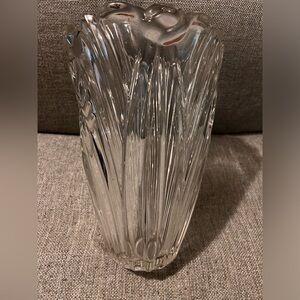 Vintage Beautiful MIKASA Heavy Lead Crystal Clear Swirl Flower Vase